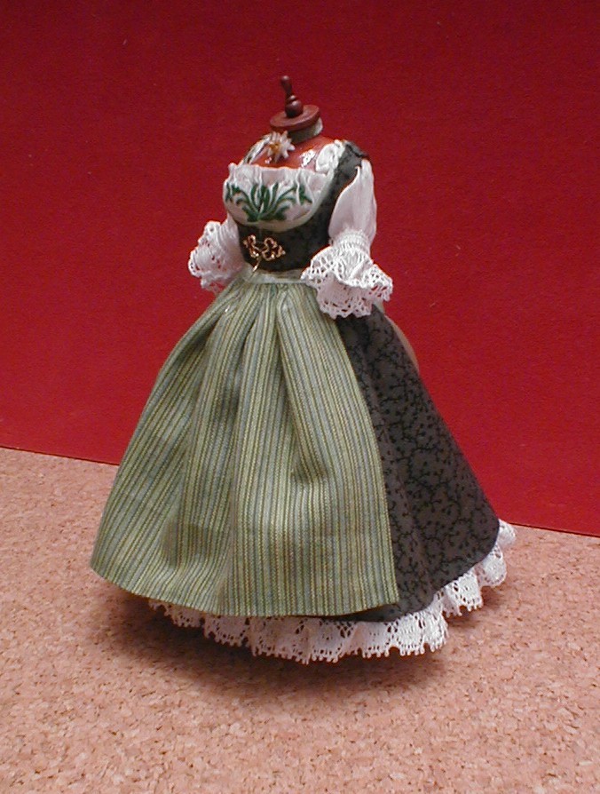 Dirndl von vorne